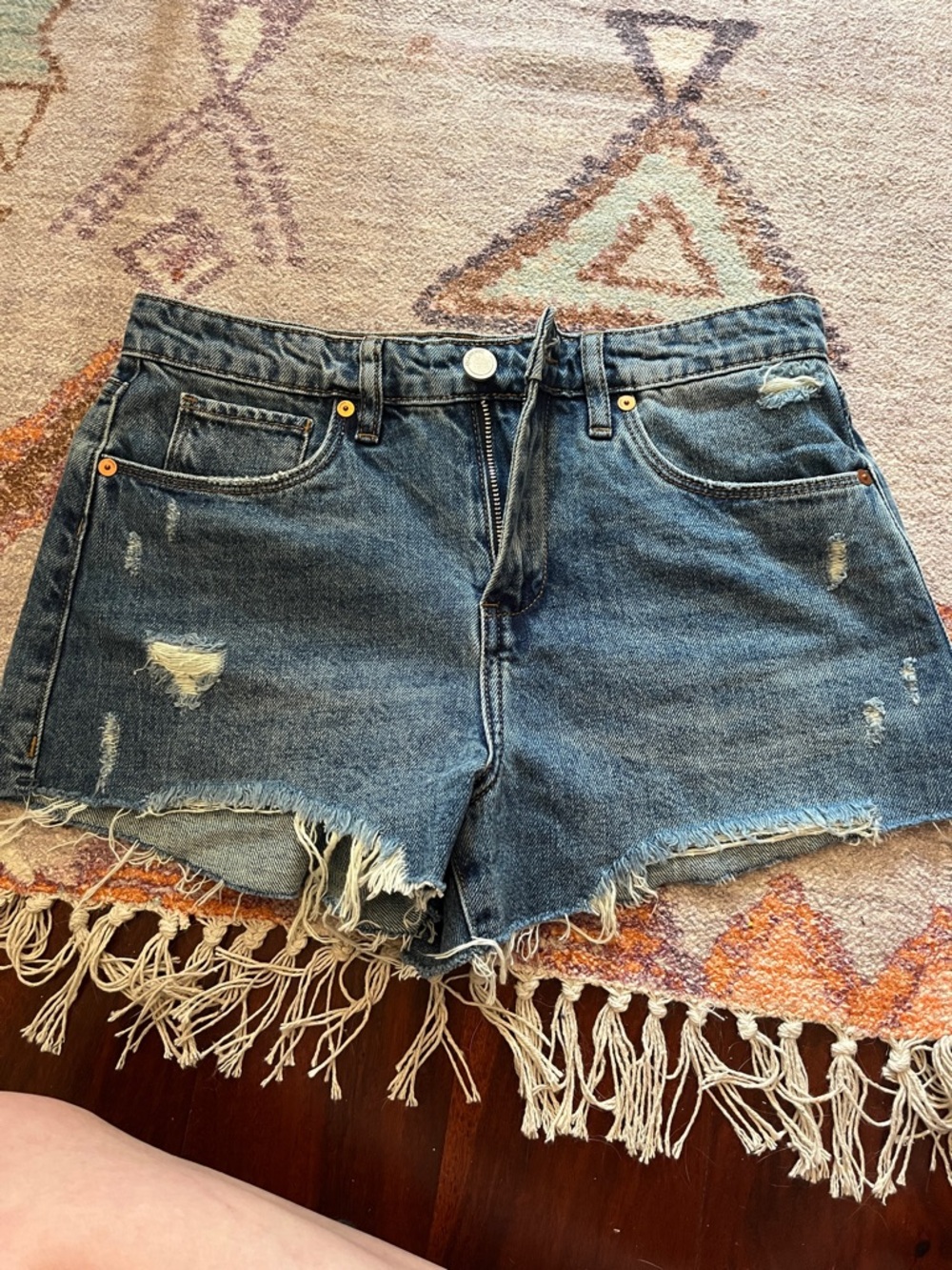 Blank NYC Distressed Dark Blue Denim Cutoff Shorts the barrow, 26